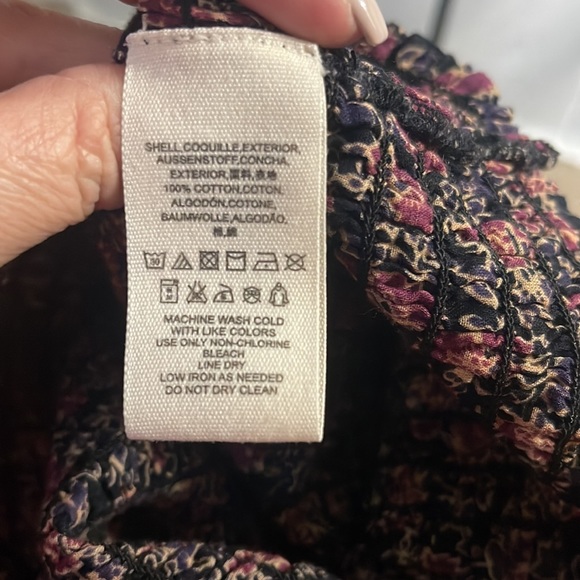 Free People sleeveless dress. Floral print on black. Size S. Stretchy skirt. - Picture 8 of 9